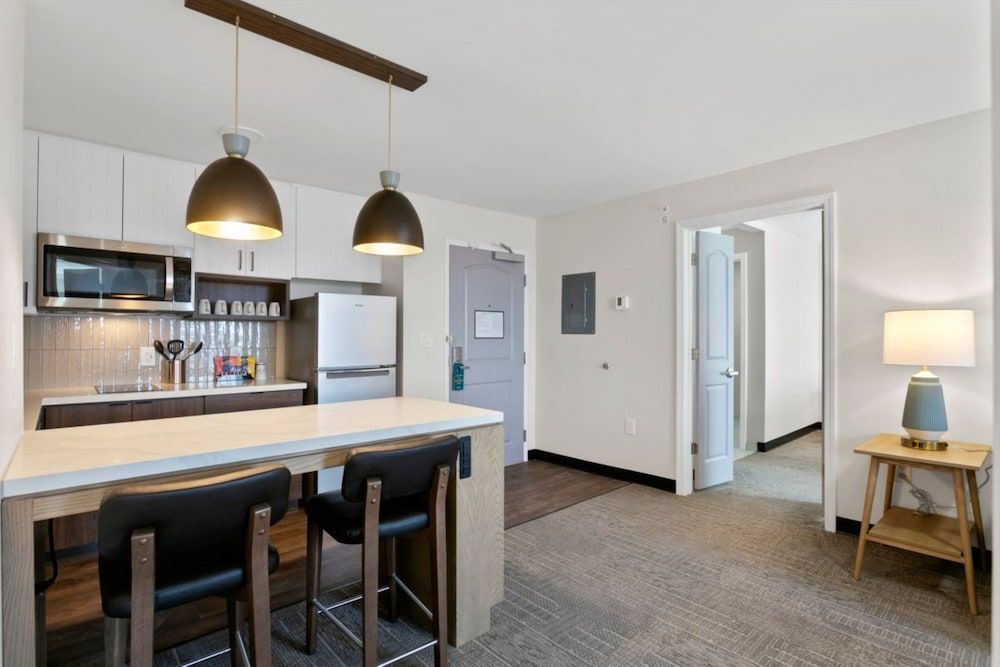 Suite, 2 Bedrooms, Kitchen