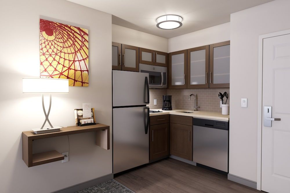 Studio Suite, 2 Queen Beds, Kitchen