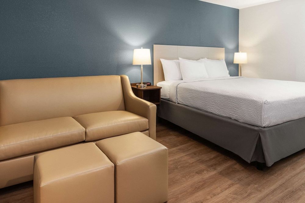 Standard Studio, 1 Queen Bed, Kitchen