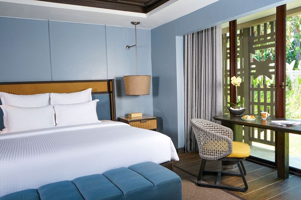 Suite, 1 King Bed, Garden View, Courtyard Area (with Plunge Pool)