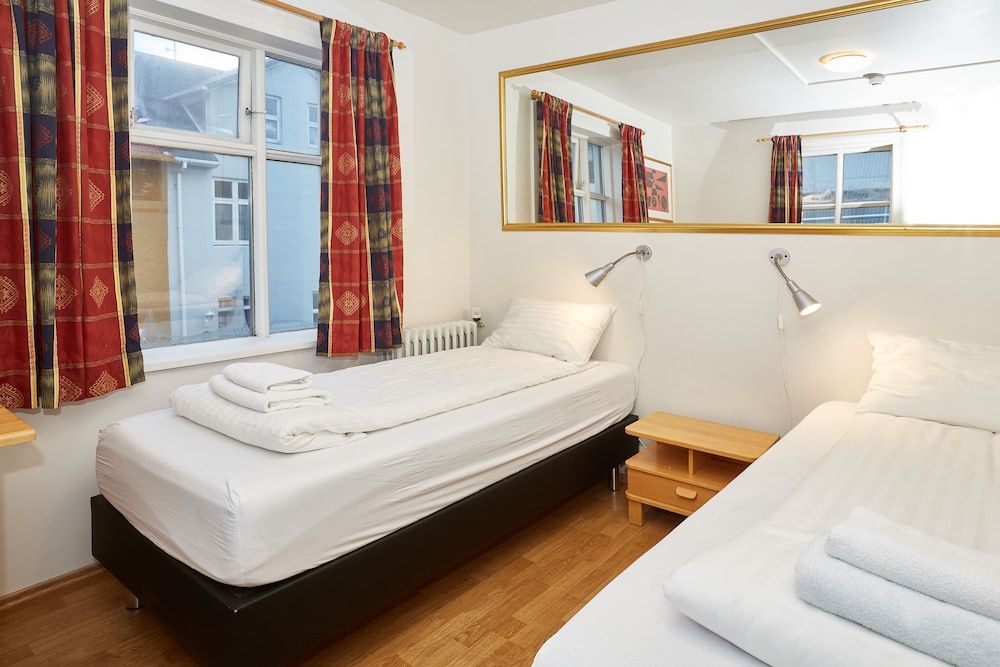 Economy Twin Room, 2 Twin Beds, Kitchenette