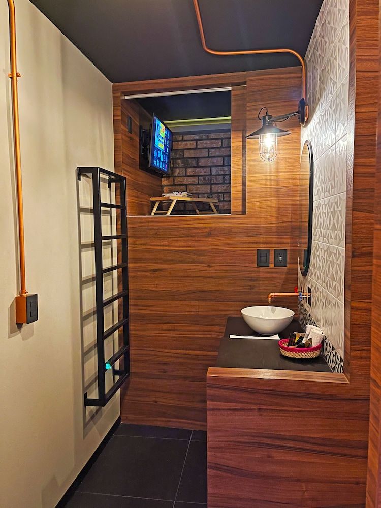 Cadillac Hotel Boutique