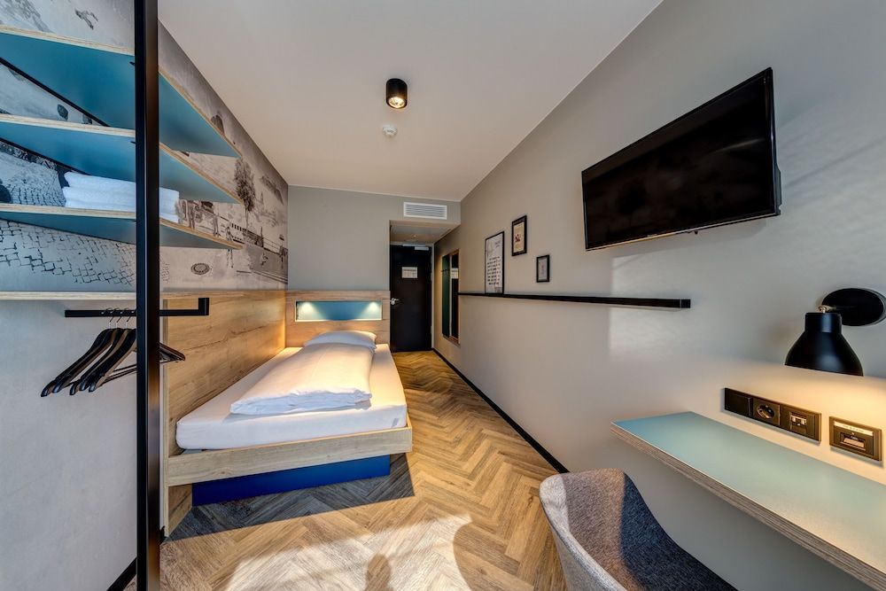 Standard Single Room