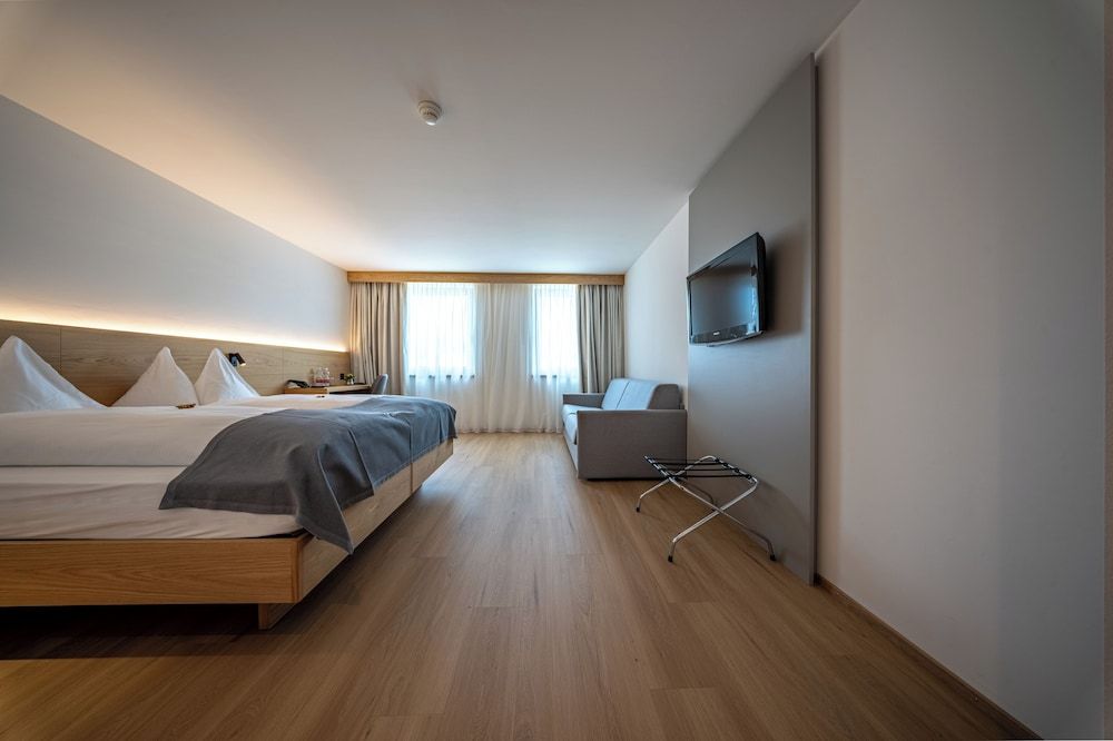 undefined Hotel Piz 9