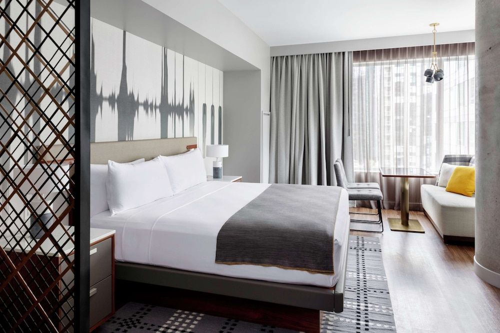 The Sound Hotel Seattle Belltown, Tapestry Collection by Hilton Room, 1 King Bed 3
