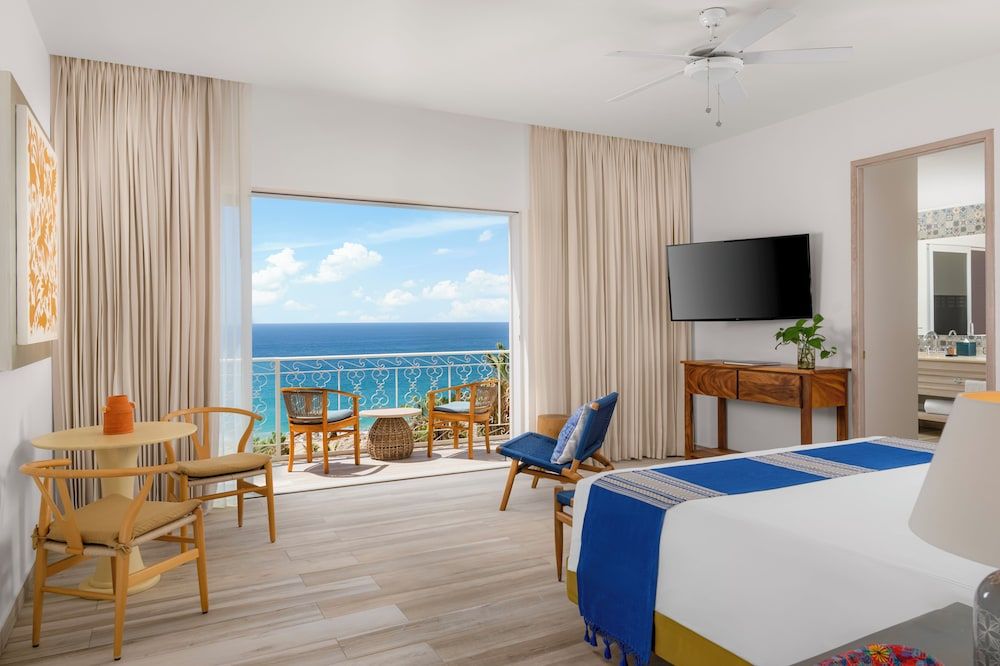 One Bedroom Ocean Balcony