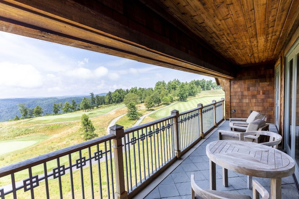 Primland Resort, Auberge Resorts Collection Suite, 2 Queen Beds, Balcony (Lodge) 3