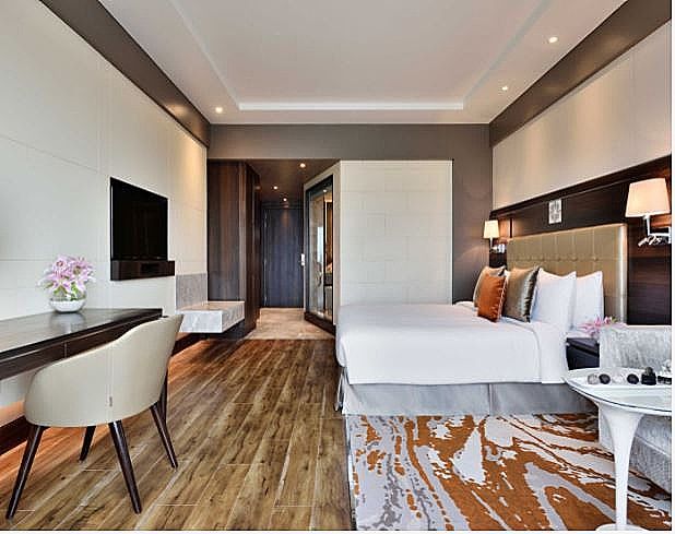 Deluxe Room King Bed