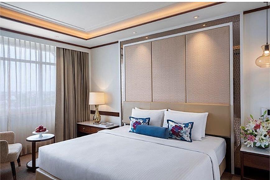 Executive Room Pool View King Bed