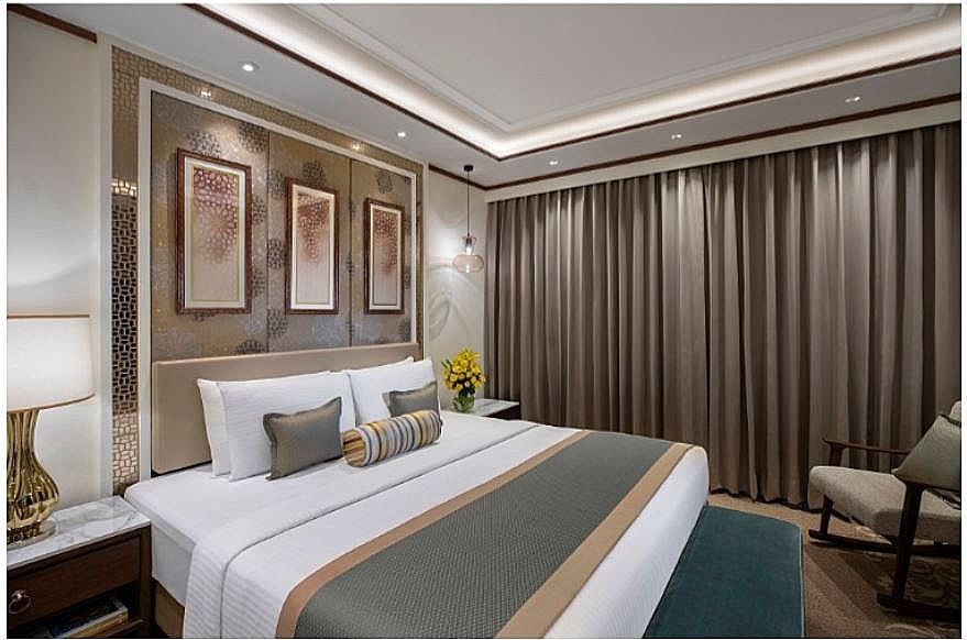 SeleQtions Suite King Bed