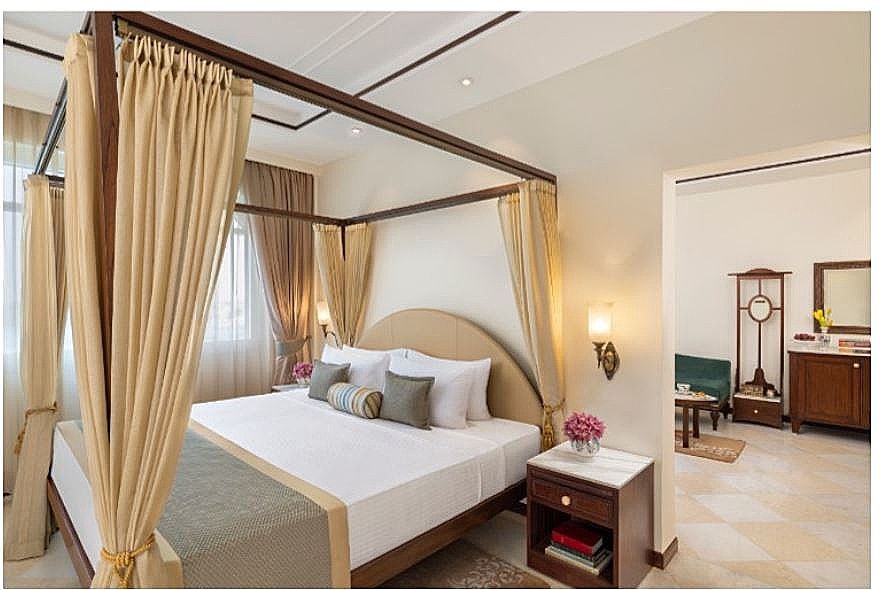 SeleQtions Suite King Bed