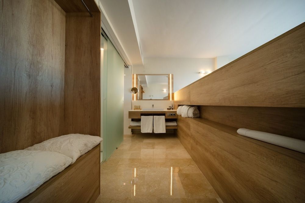 Penthouse, castle view