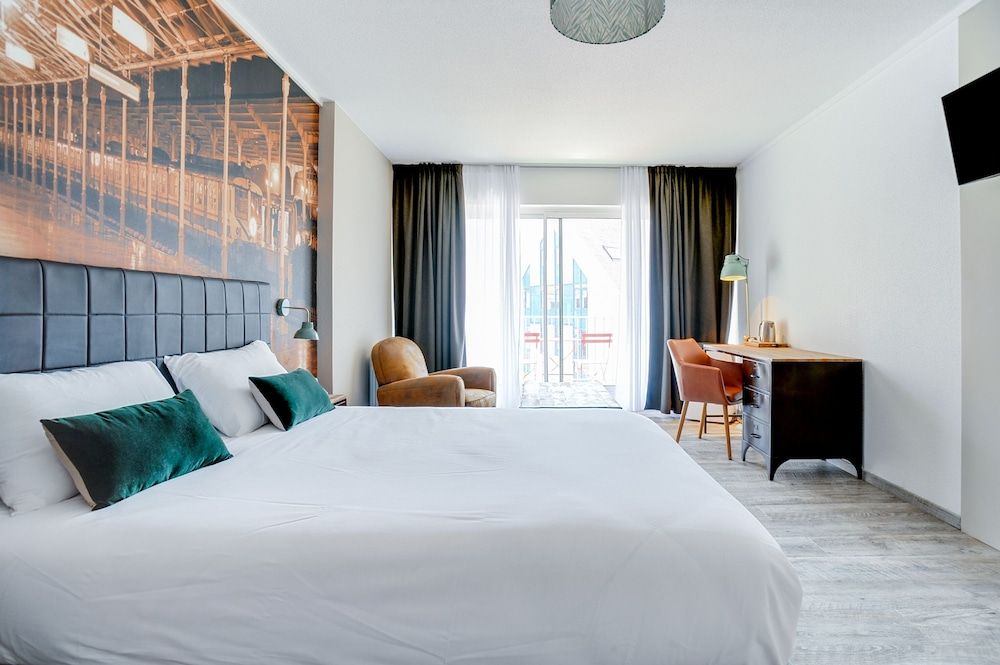 La Maison Hotel Mulhouse Signature Double Room 4
