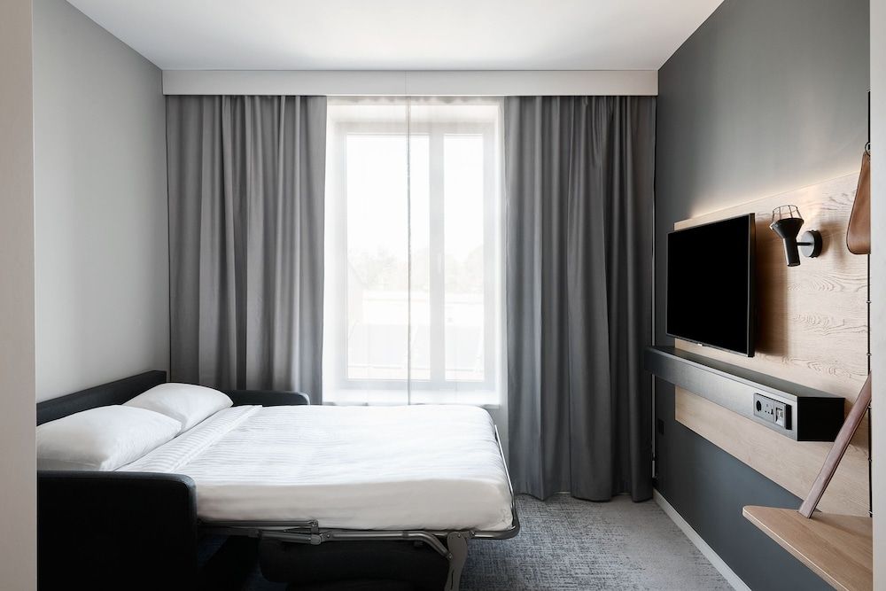 Moxy Bristol Room, 1 Queen Bed, Non Smoking