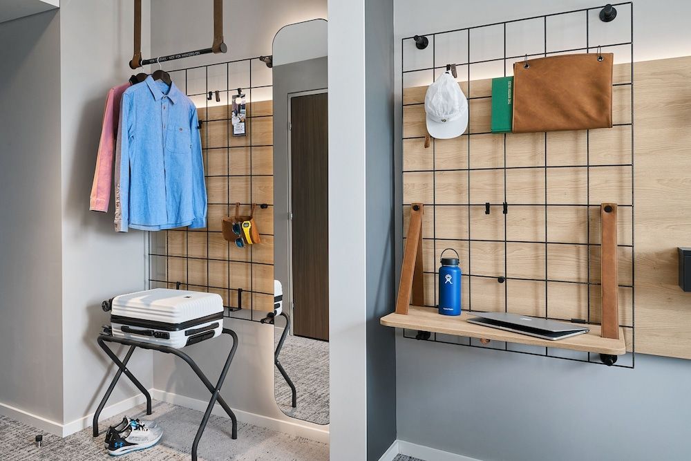 Moxy Bristol Room, 1 Queen Bed, Non Smoking 6