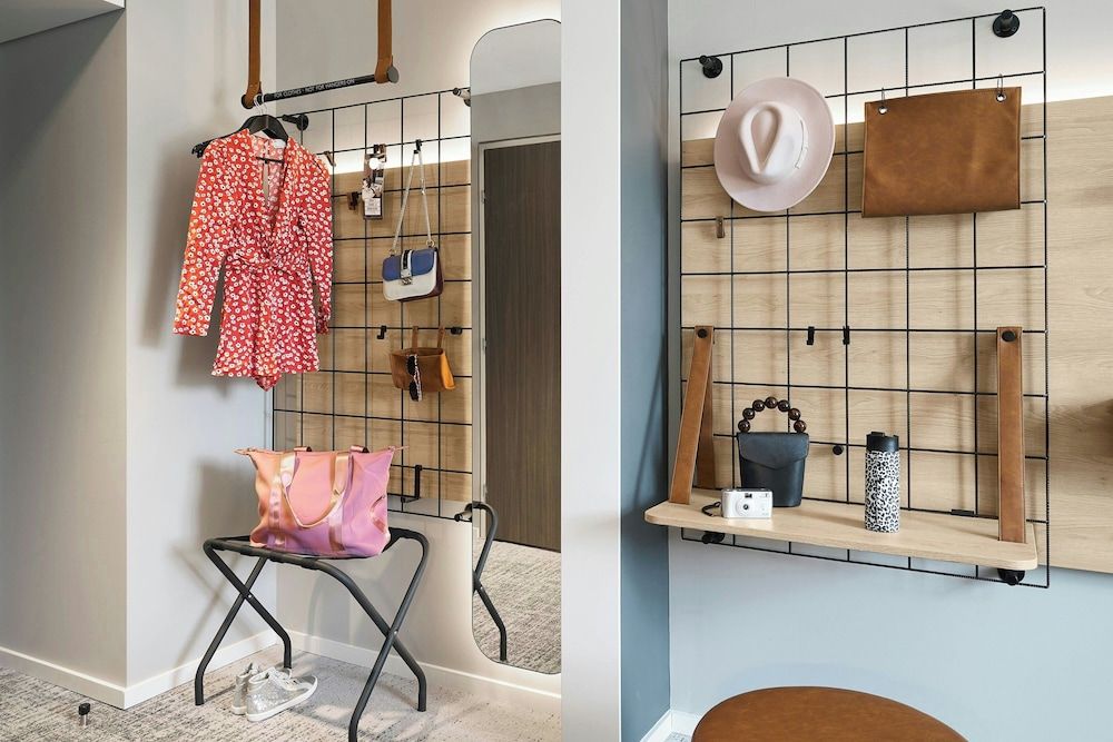 Moxy Bristol Room, 1 Queen Bed, Non Smoking 7