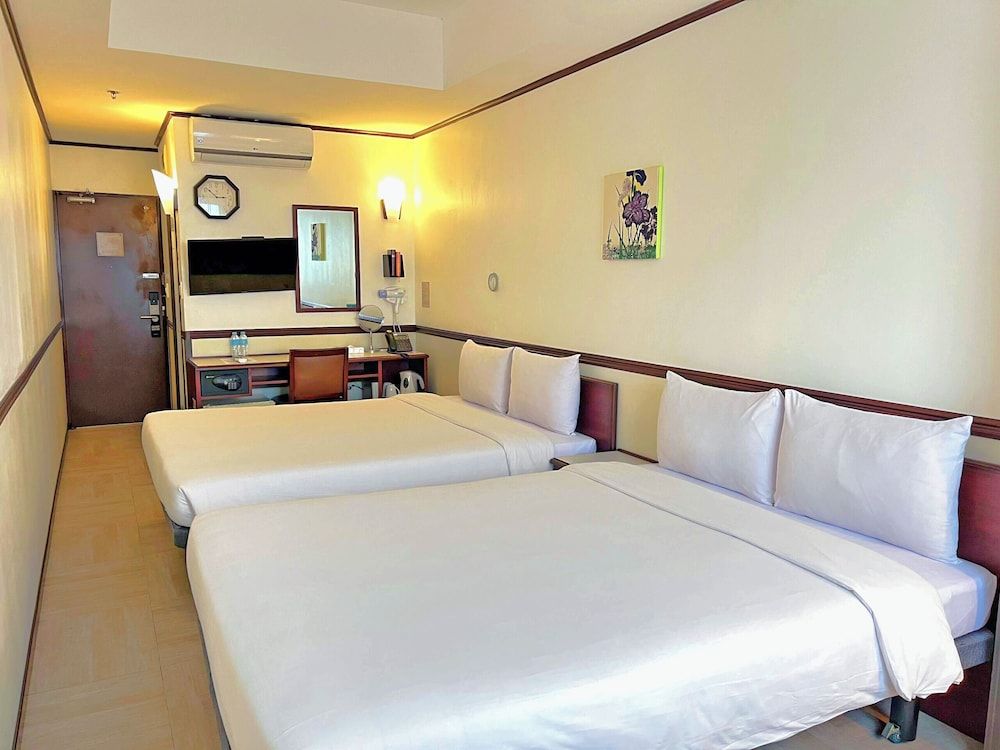 Toyoko Inn Cebu Superior Twin Room, Smoking 2