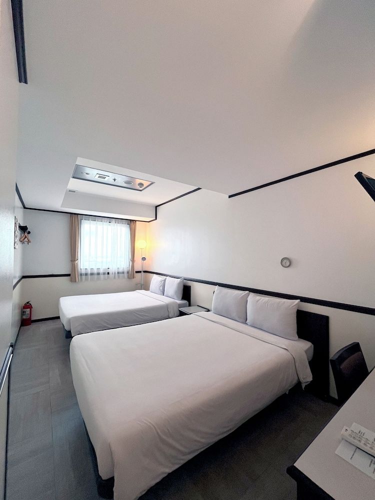 Toyoko Inn Cebu Superior Twin Room, Smoking