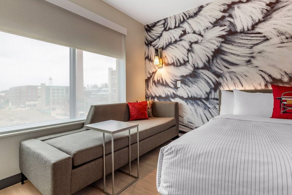 Cambria Hotel Rock Hill - University Center Standard Room, 2 Queen Beds, Non Smoking 3