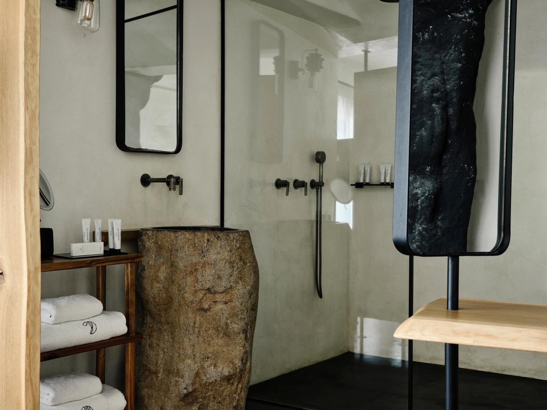 Rocca Signature Caldera View Room with Outdoor Hot Tub