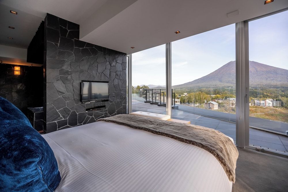 3 Bedroom Yotei Panorama Penthouse Suite