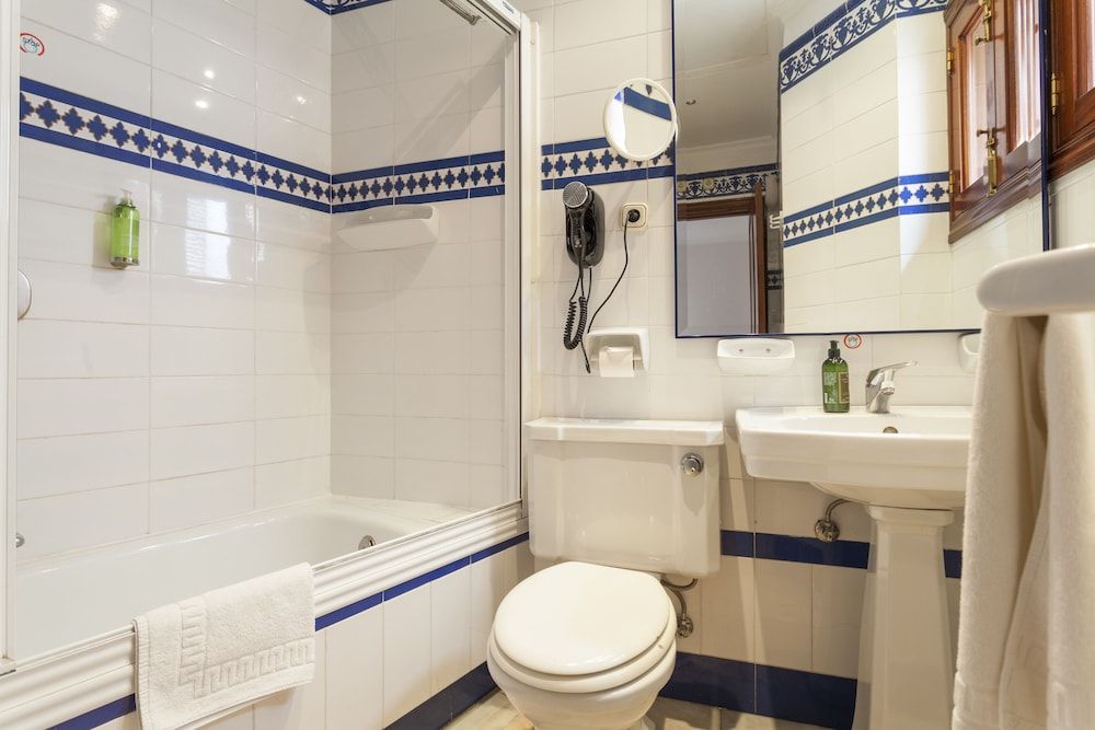 Hotel Baco Triple Room 13