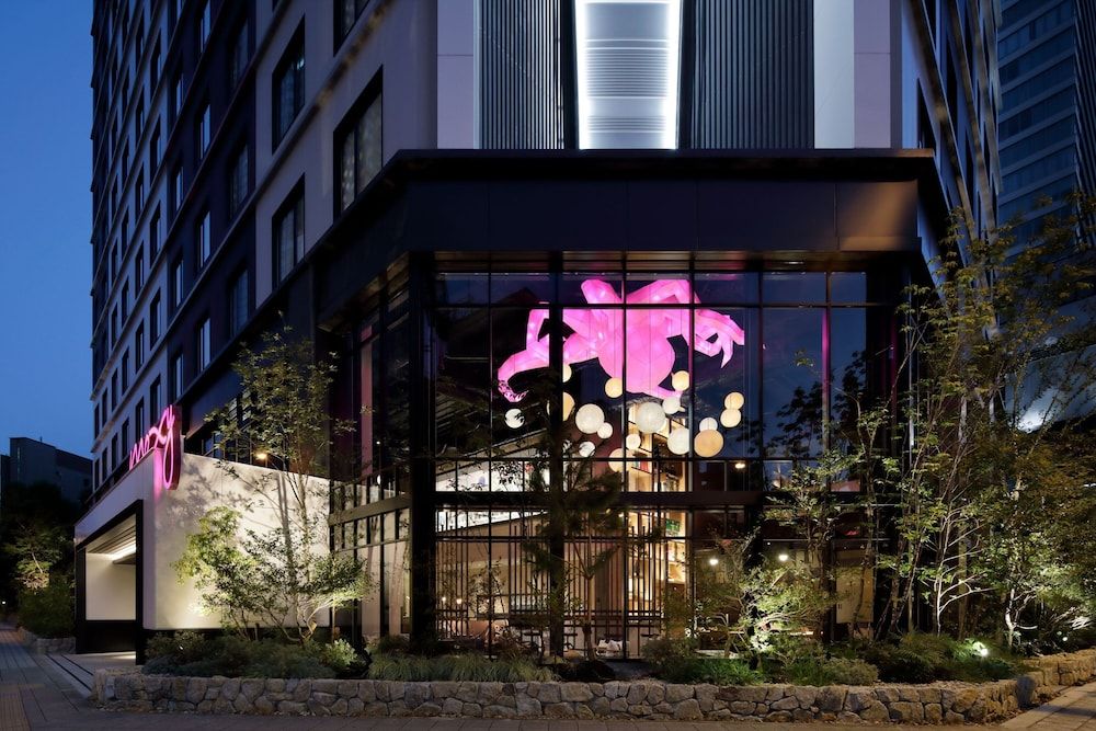 undefined Moxy Osaka Umeda 5