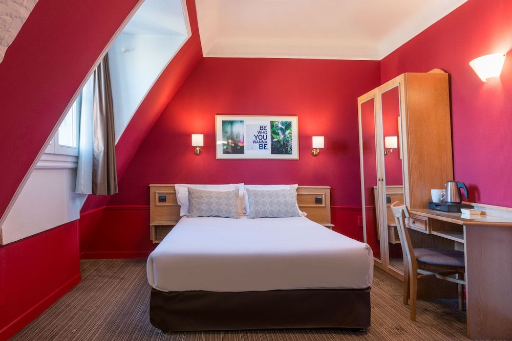 undefined Paris France 10