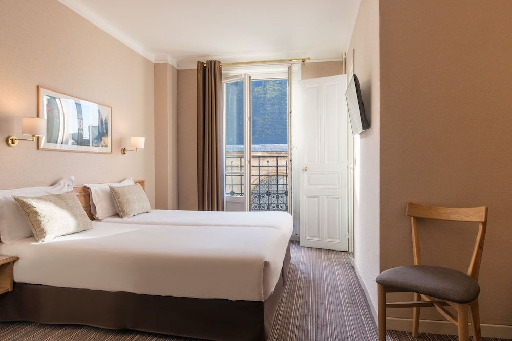 Paris France Superior Twin Room