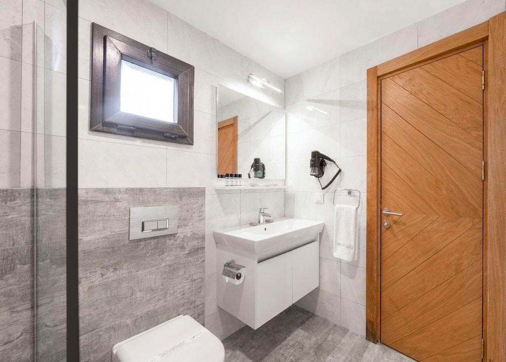 Dorman Suites Hotel Romantic Suite 9