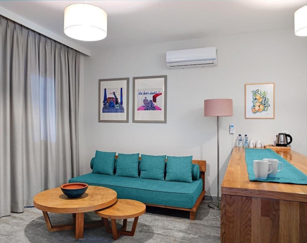 Dorman Suites Hotel Romantic Suite 11