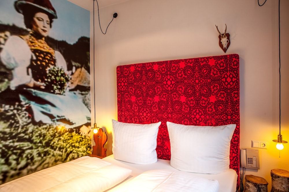 Romantikhotel Rebstock art & design Classic Double Room 4