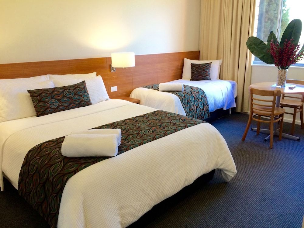 Parkview Motor Inn Deluxe Twin Room With Park View