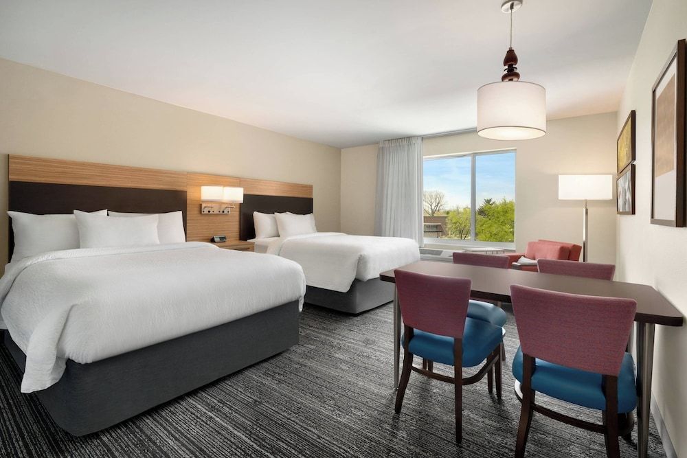 Studio, 2 Queen Beds, Courtyard View (Mobility/Hearing Access, Roll-In Shwr)
