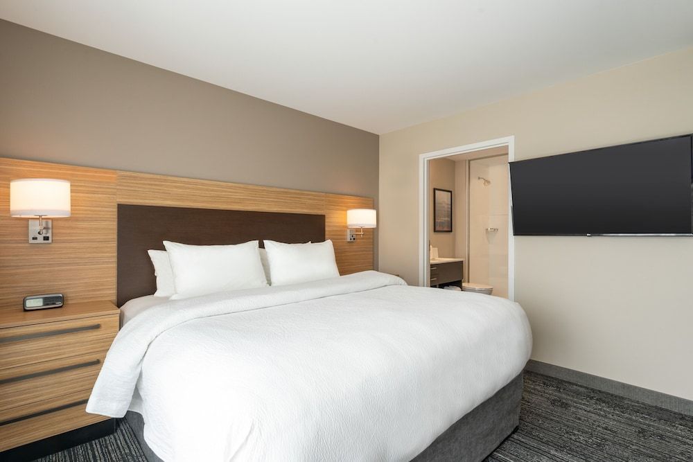 Studio, 1 King Bed with Sofa bed, Courtyard View (Mobility Accessible, Tub)
