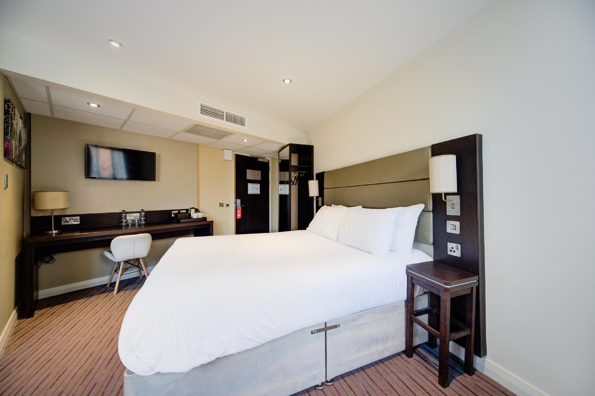 Belvilla Newport City Centre Hotel - Lifestyle Deluxe Double Room