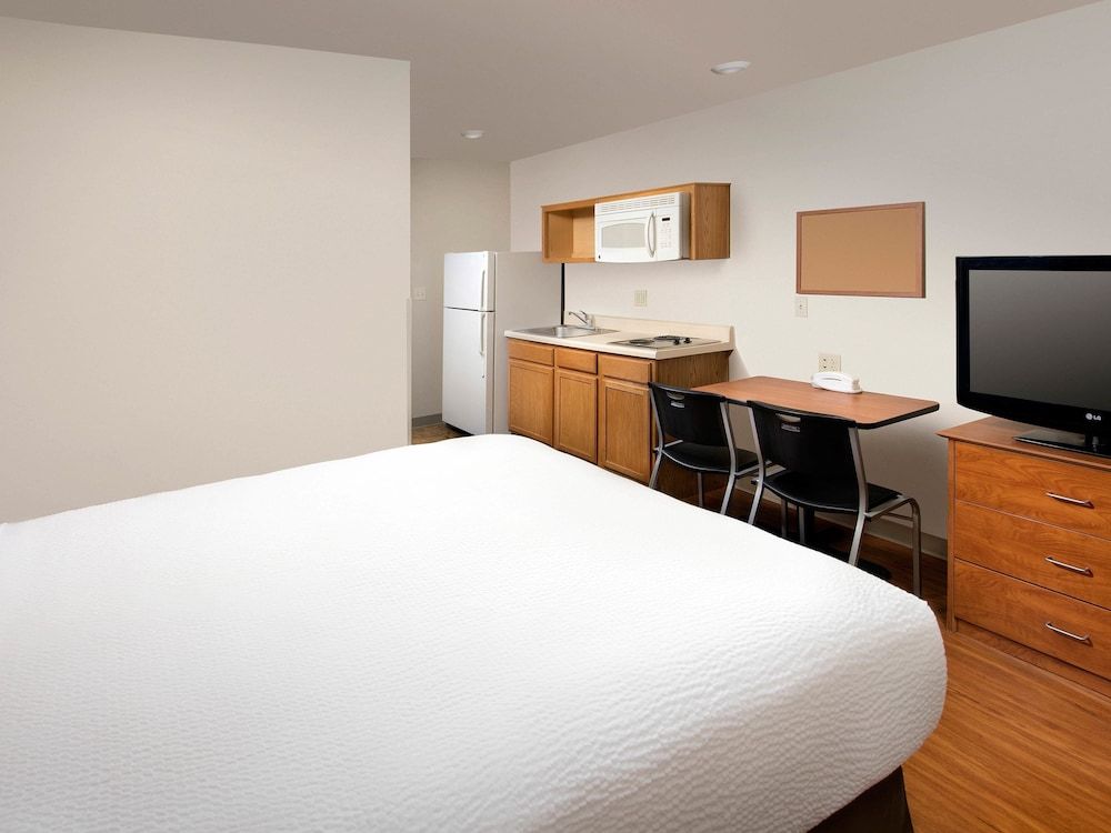 Standard Room, 1 Queen Bed, Smoking