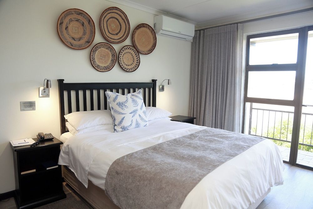 Blue Lagoon Hotel and Conference Centre Panoramic Apartment, 2 Bedrooms, Accessible, Lagoon View 3