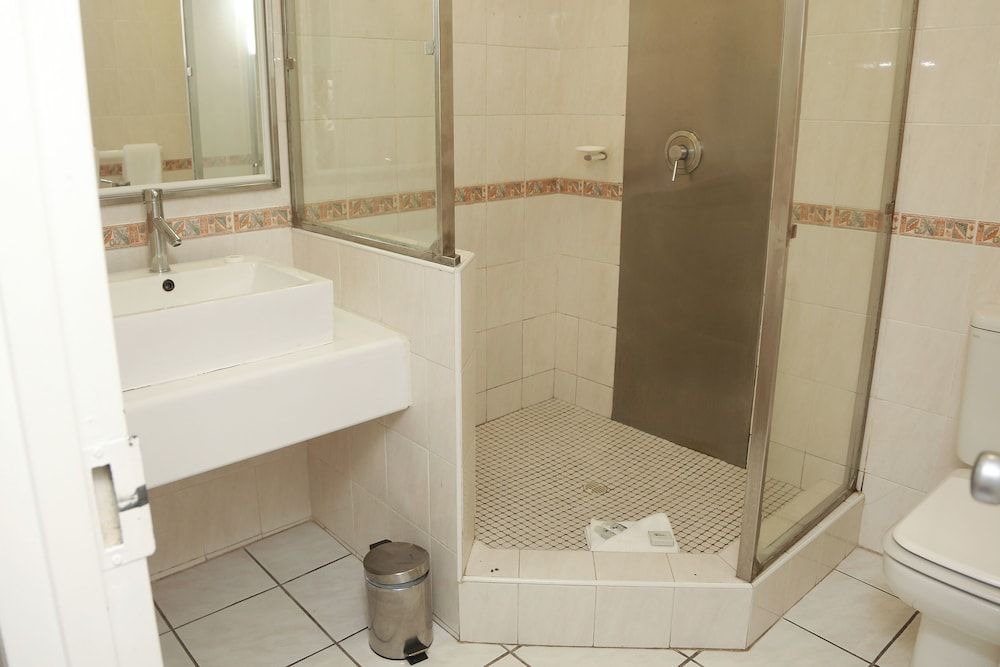 Blue Lagoon Hotel and Conference Centre Business Room 6