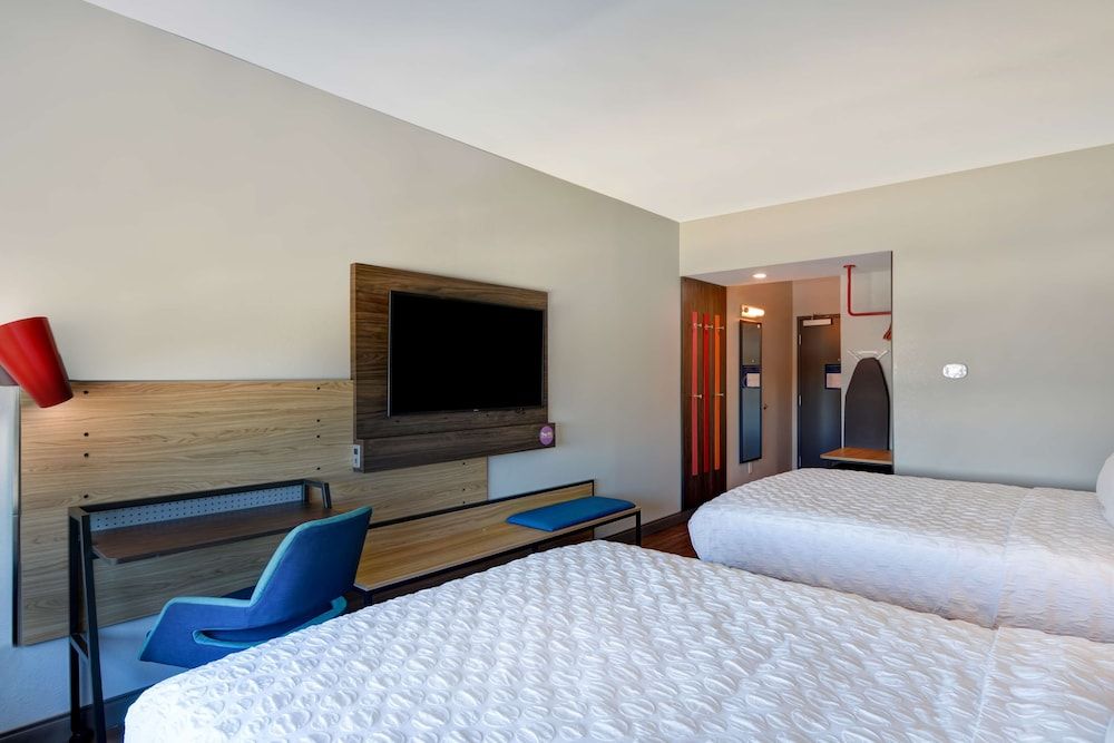 Room, 2 Queen Beds, Accessible (Hearing)