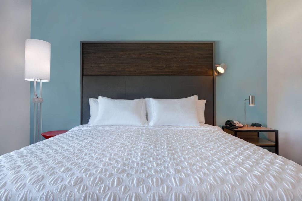 Room, 1 King Bed, Accessible (Hearing)