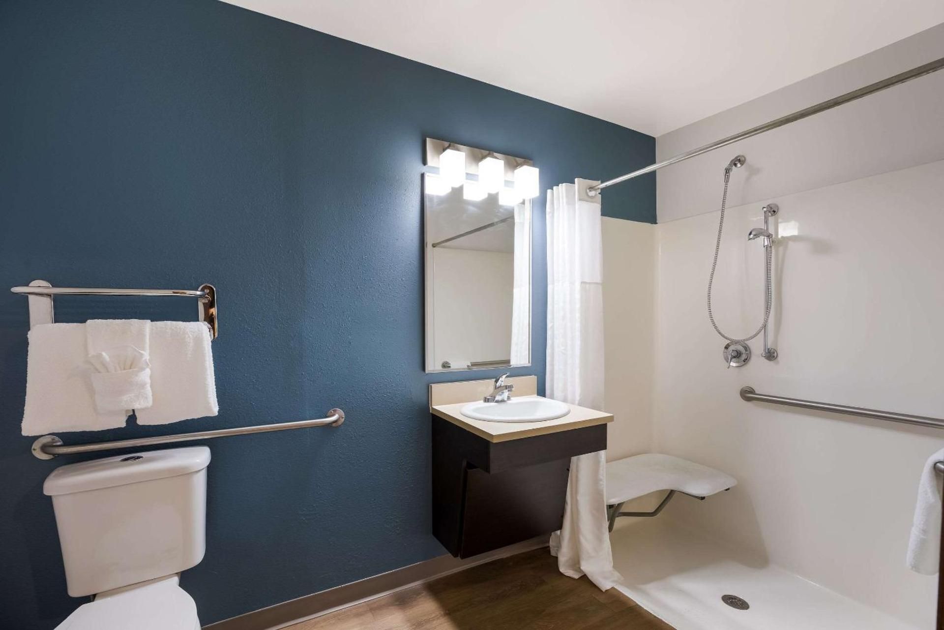 Standard Double Room with Roll-In Shower - Disability Access/Non-Smoking