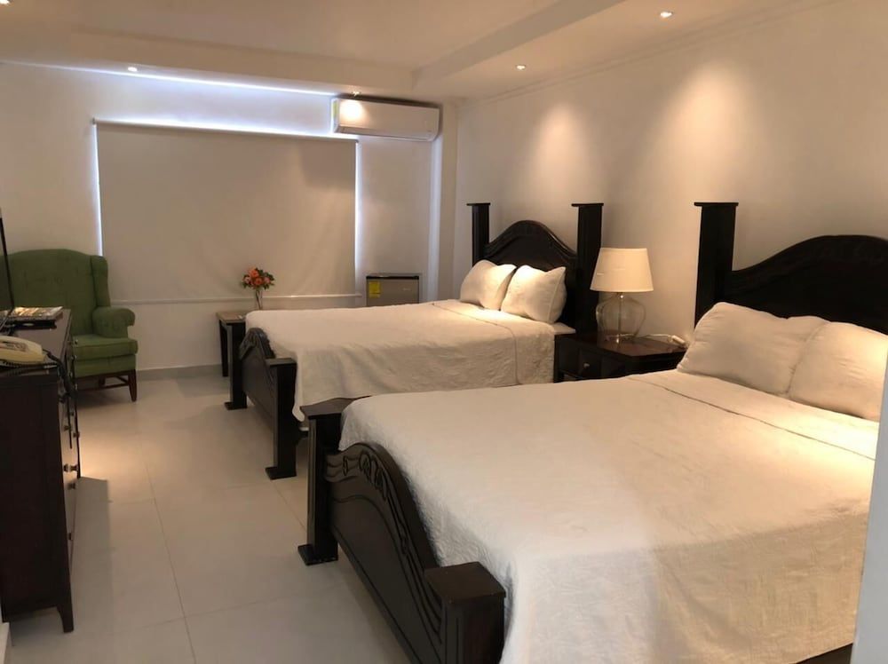 Golden House Hotel & Restaurant Superior Double Room 6