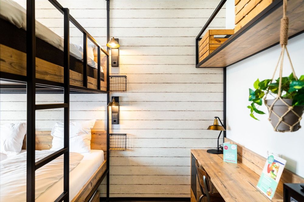 GuestHouse Hotel Kaatsheuvel Family Room (Bunkhouse Room 6)