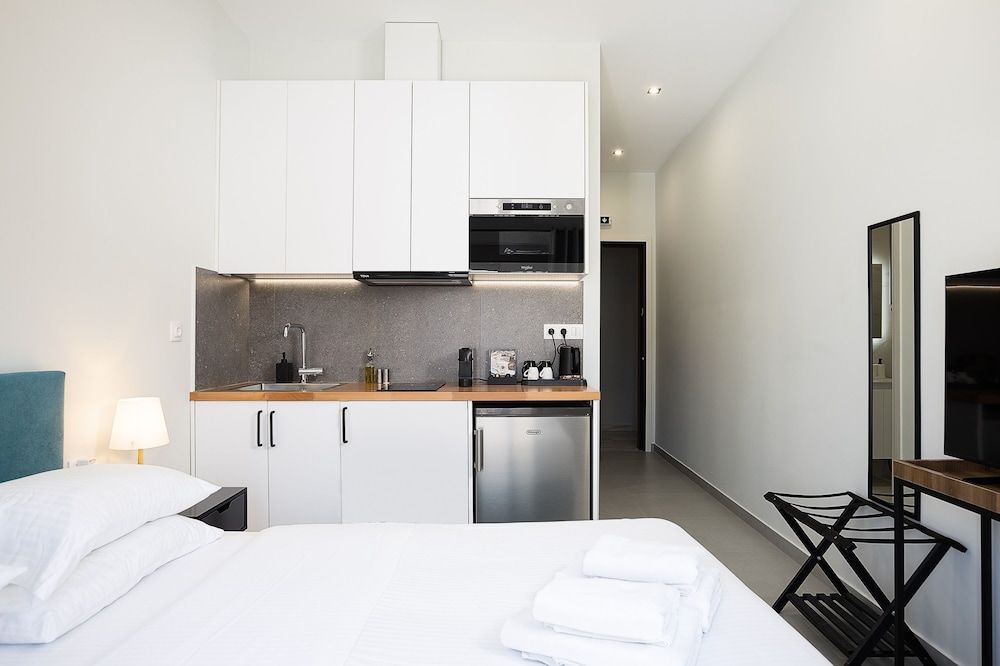 The Omnia Collection Pagrati Superior Studio with Balcony 9