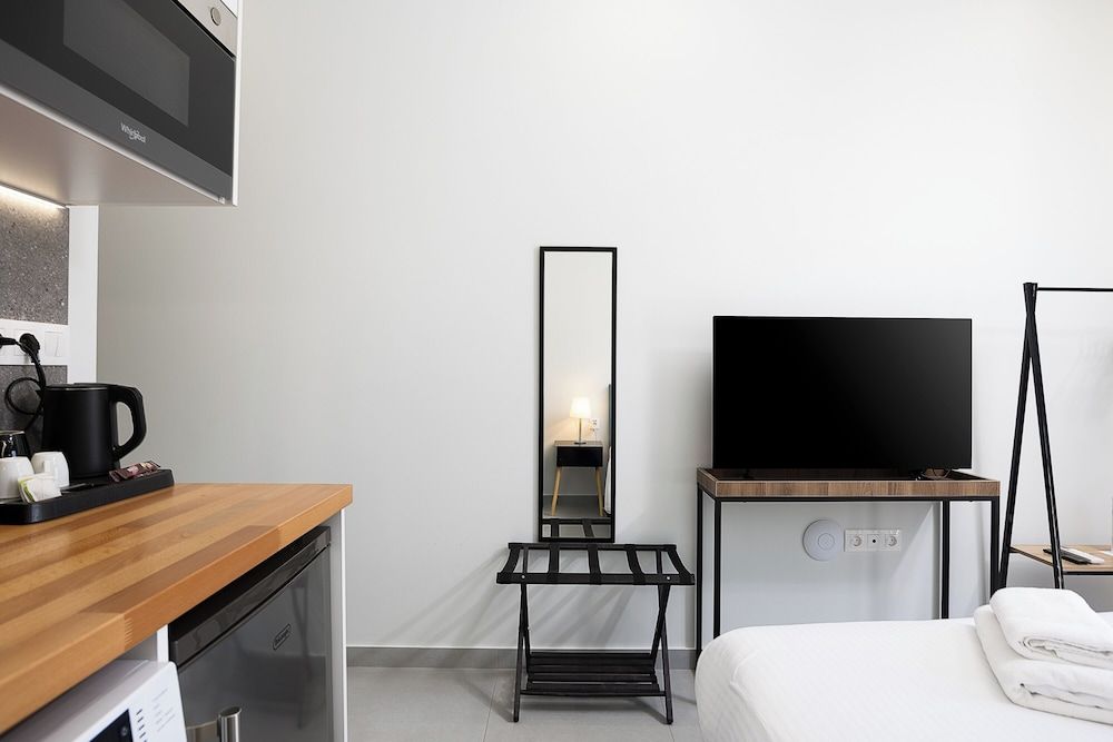 The Omnia Collection Pagrati Superior Studio with Balcony 20