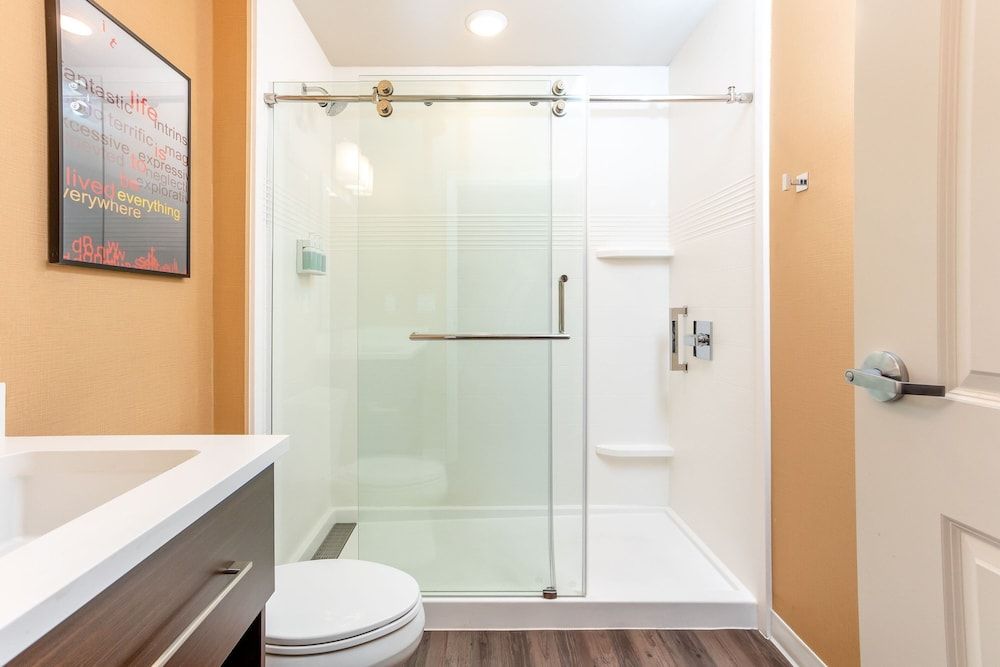 Studio Suite, 1 King Bed with Sofa bed, Smoking (Hearing Accessible)