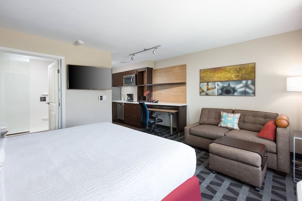 Studio Suite, 1 King Bed with Sofa bed
