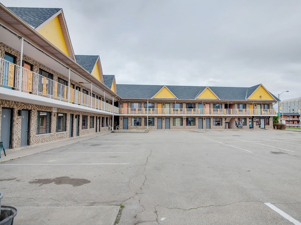 undefined Falls Inn Near Casino Niagara By OYO 9