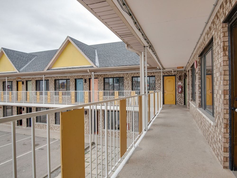 undefined Falls Inn Near Casino Niagara By OYO 6